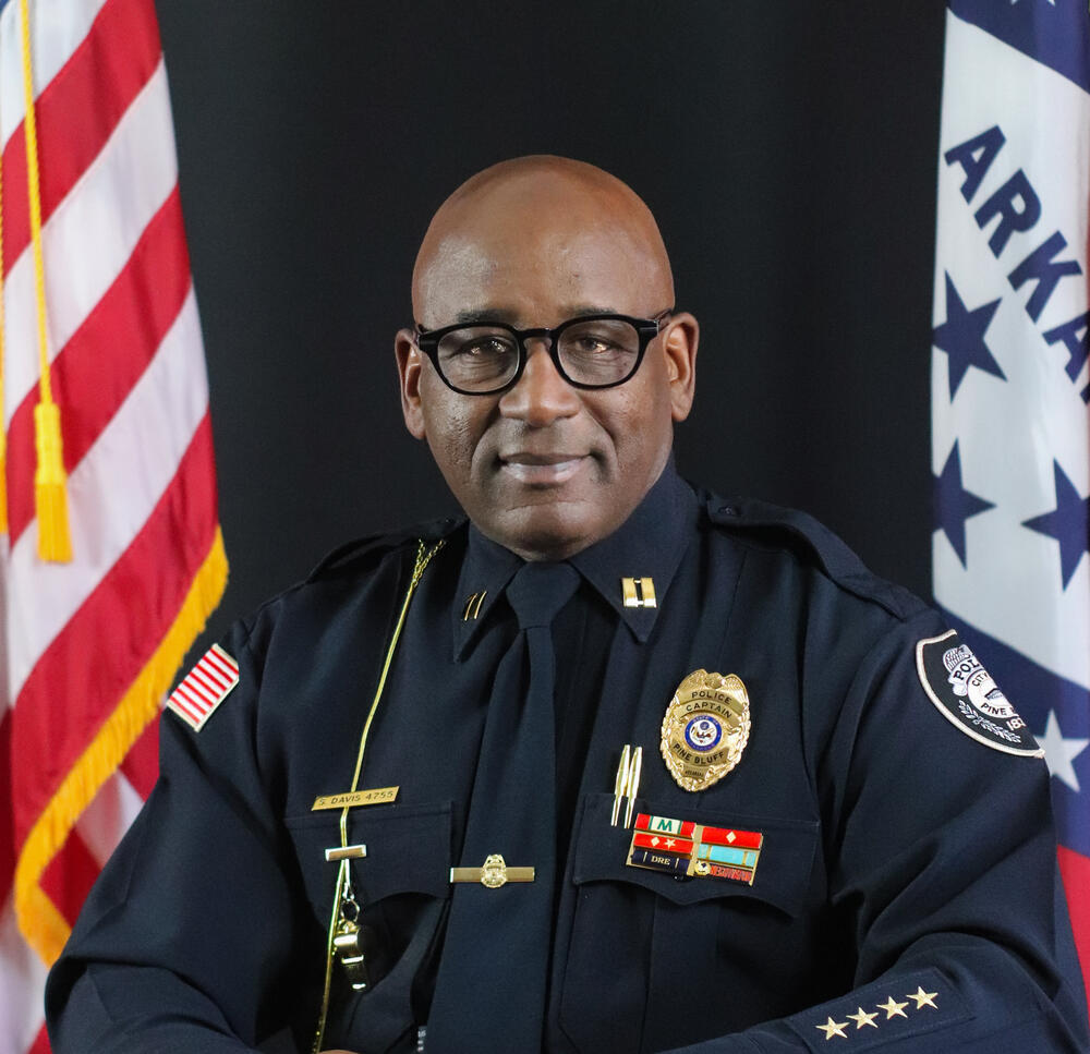 Capt.Davis